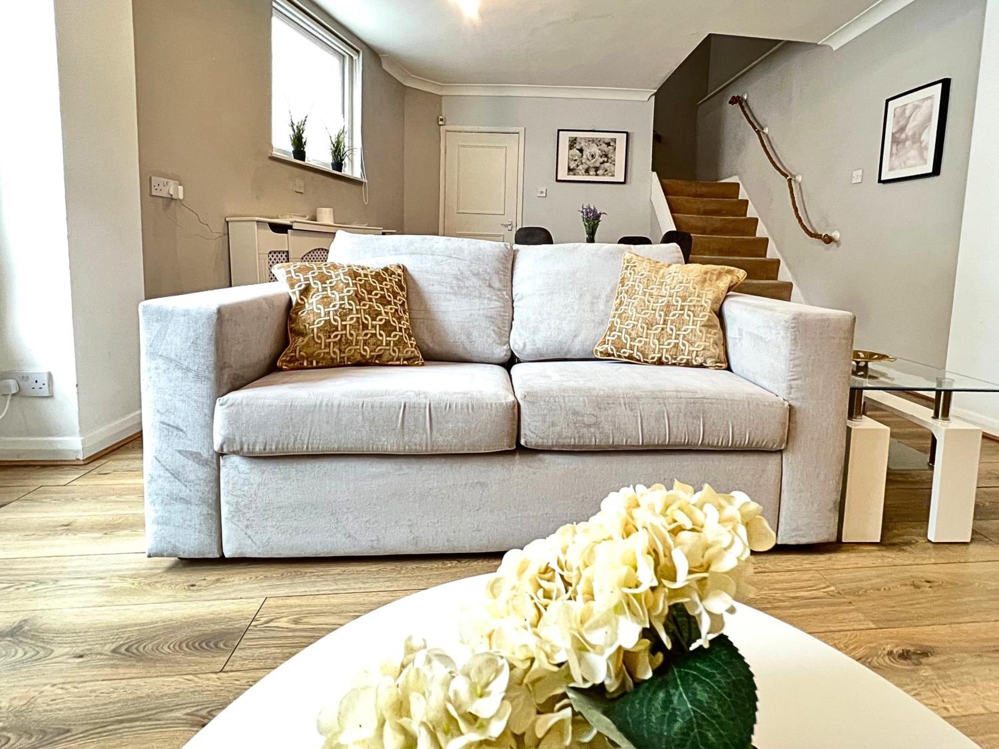 Kensington 2 Bedroom House-big Living Area And Kitchen-harrods-national History Museum-hyde Park-near 2 Underground Lines Hébergement de vacances Londres
